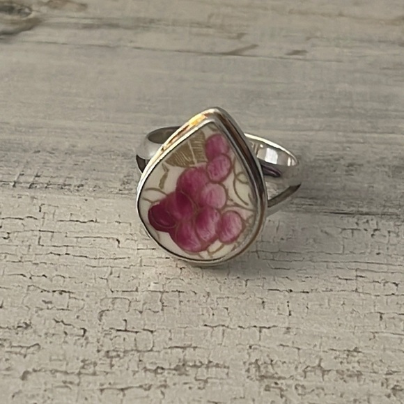 Silver Pink and White Floral Ceramic Ring. - Picture 1 of 3